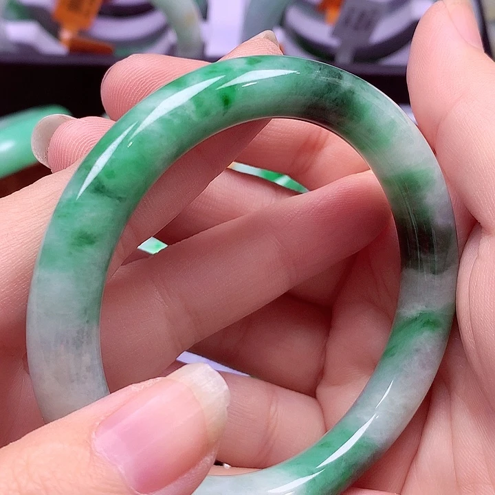 翡翠未镶嵌手镯翡翠手镯