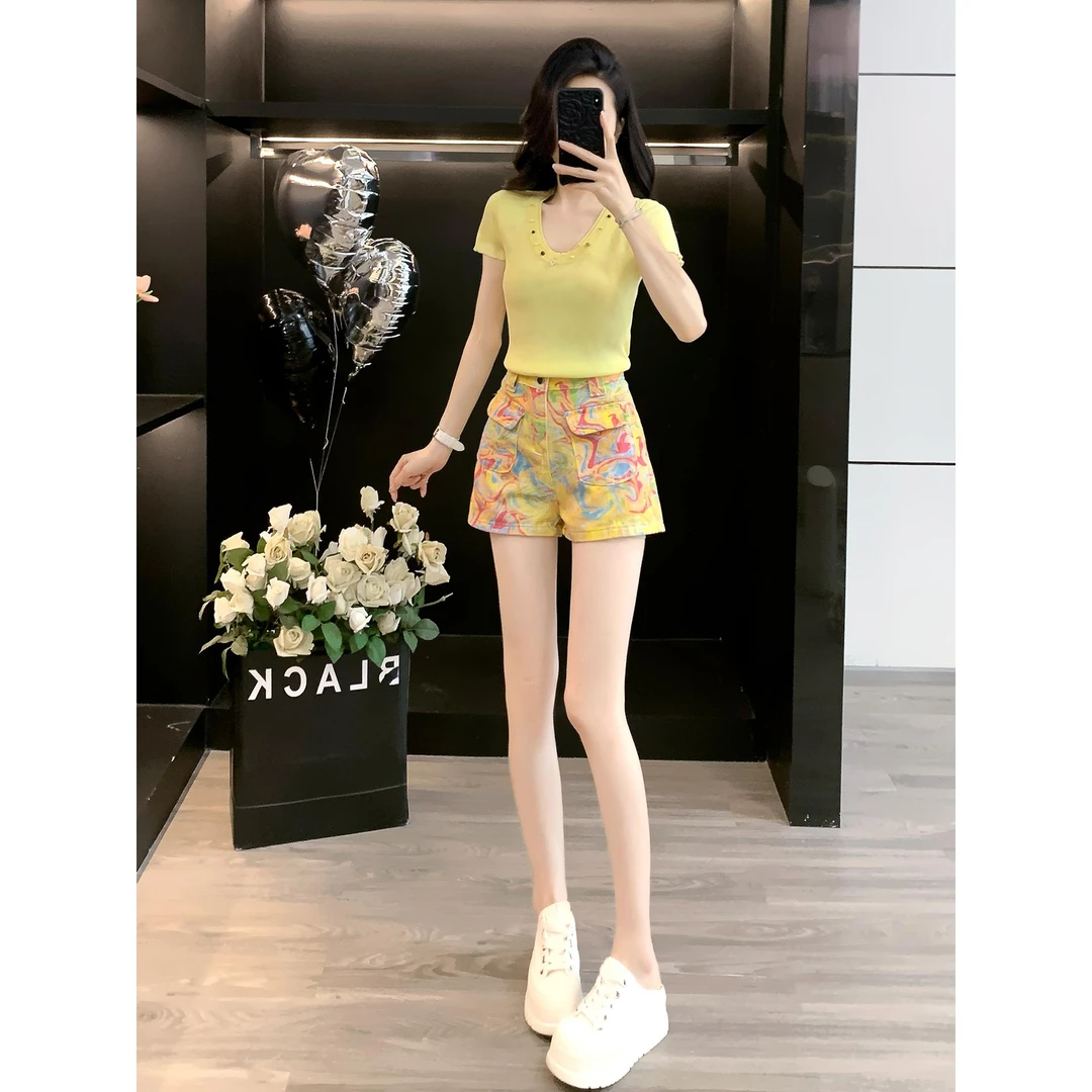 网红炸街休闲运动套装女夏季减龄绝美上衣多巴胺短裤小个子两件套