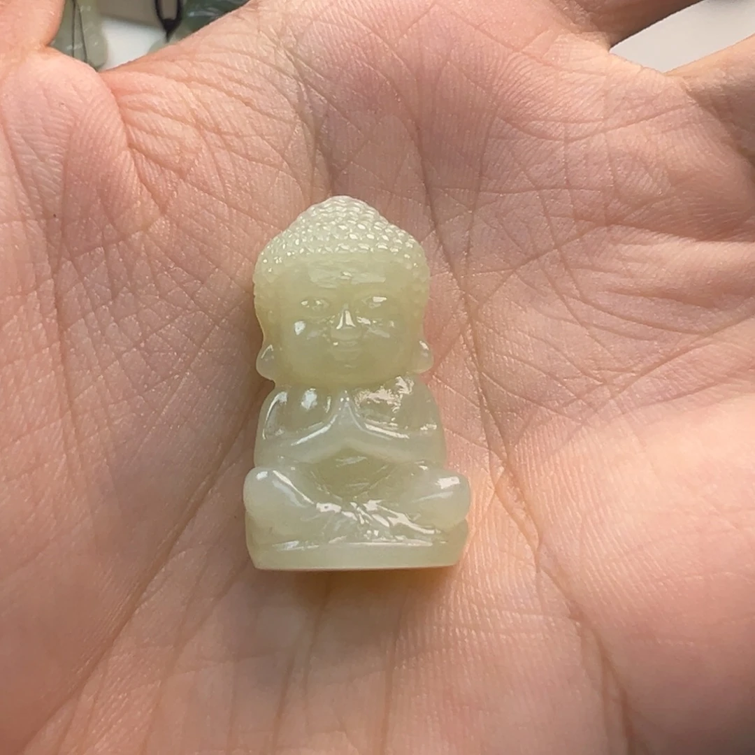 ℳ****颈饰未镶嵌和田玉