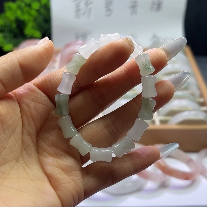 石英质玉（天山翠）未镶嵌手链