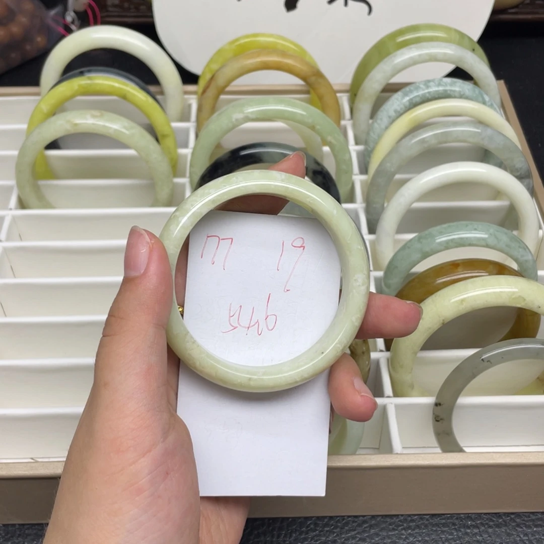 未镶嵌蛇纹石玉手镯