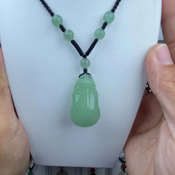 石英质玉未镶嵌颈饰