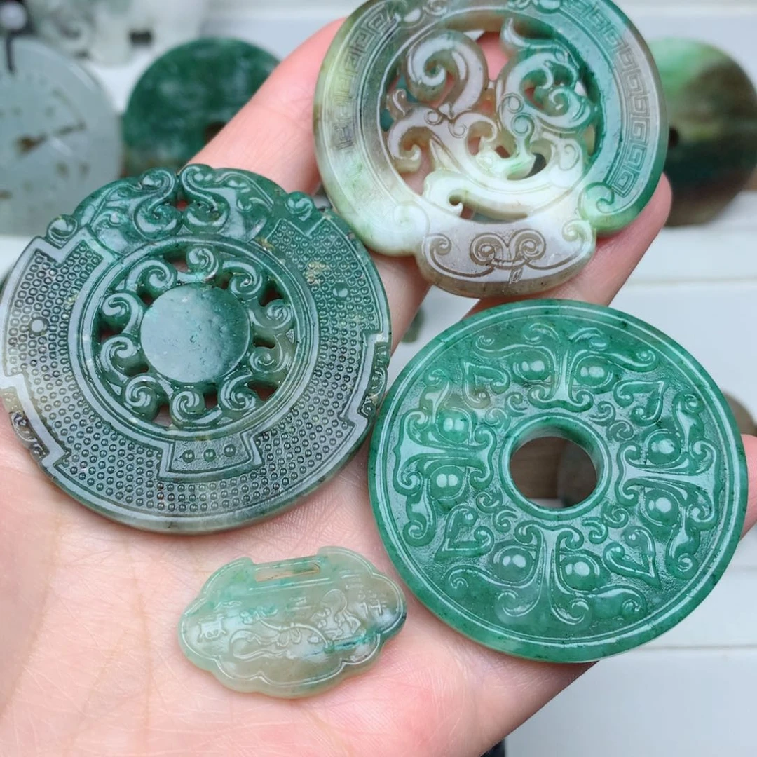 独山玉颈饰未镶嵌山*经