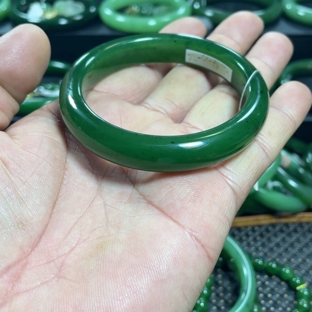 和田玉（碧玉）未镶嵌手镯