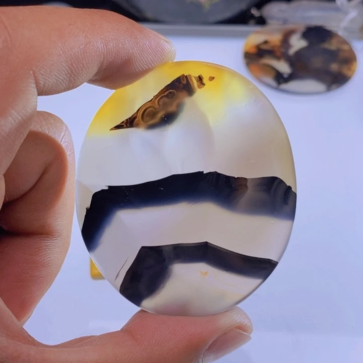 玛瑙/玉髓颈饰未镶嵌