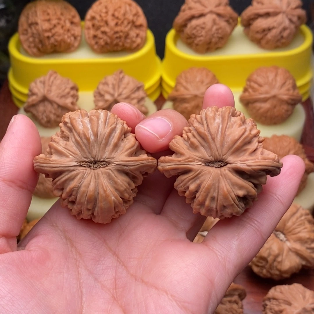 吊坠文玩核桃43老树红皮四座楼“大漏”