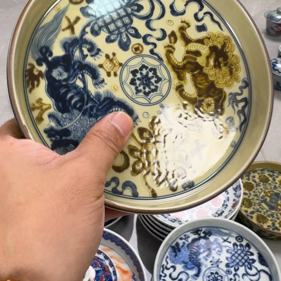 杯釉里金狮子大壶承