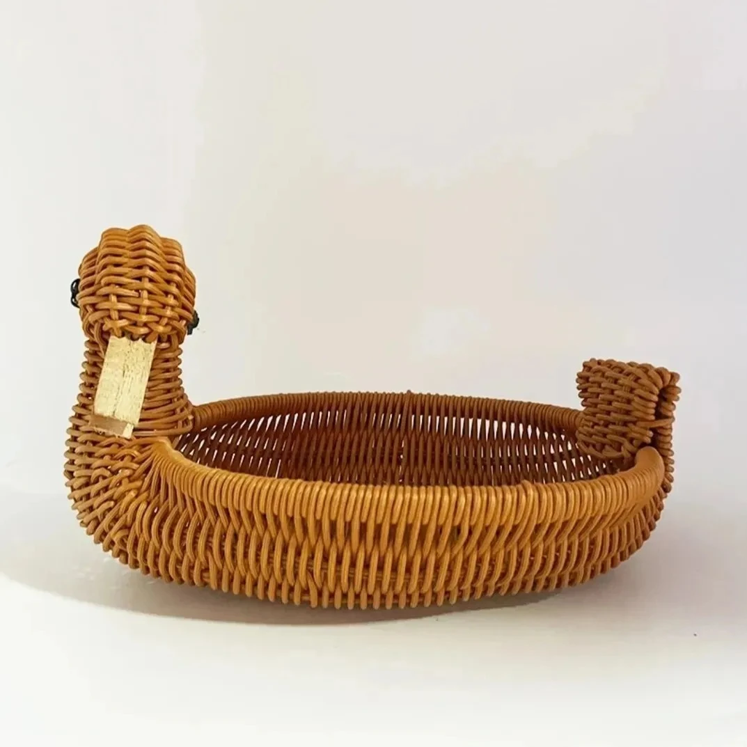A020仿藤手工编织小鸭造型水果盘点心篮