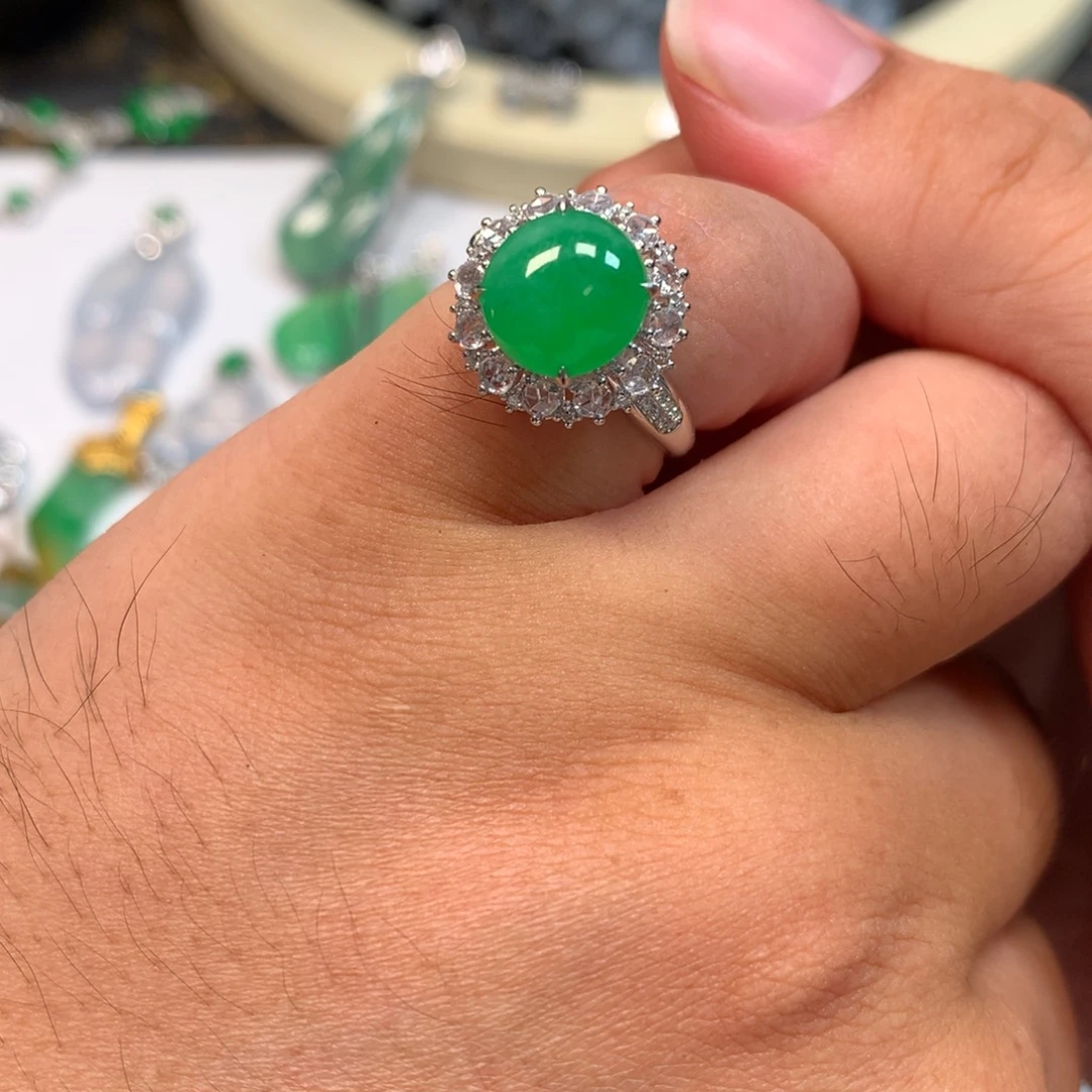 翡翠戒指18K金镶嵌辣色戒指