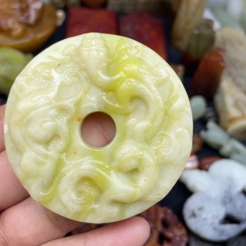 蛇纹石玉未镶嵌颈饰73