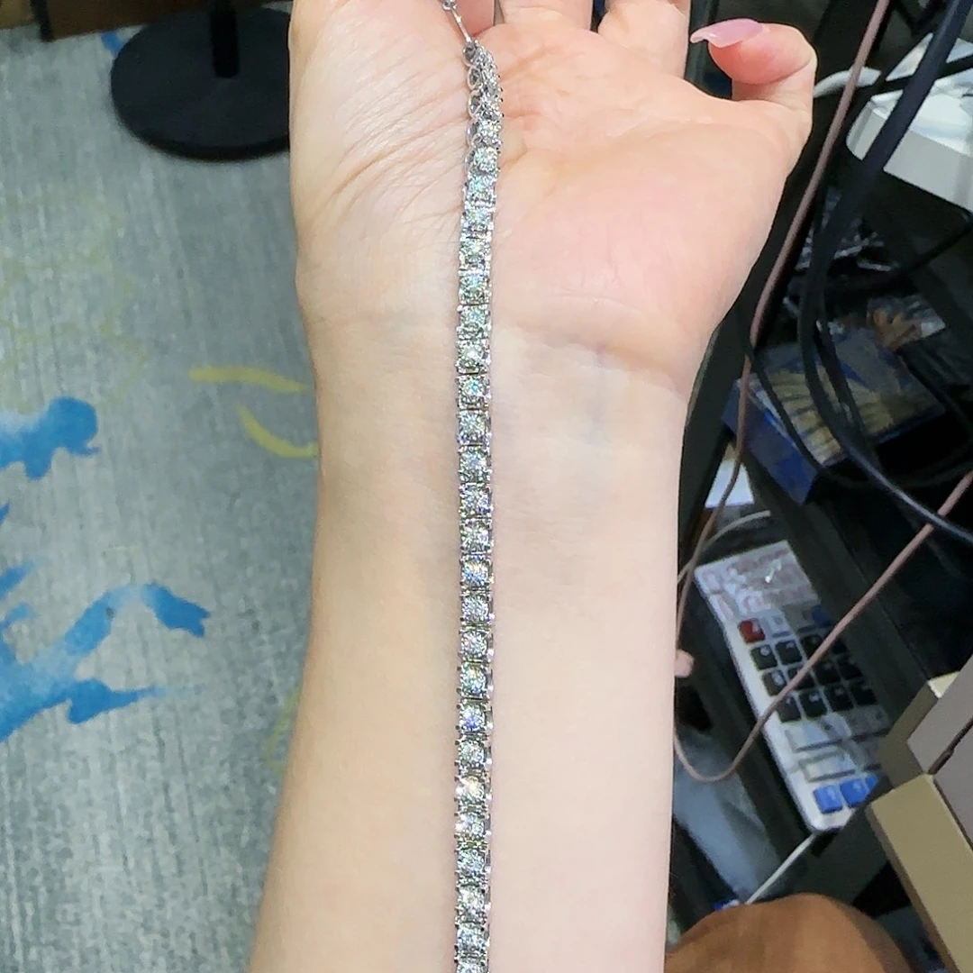 【闪购商品】手链18K金镶嵌钻石猪*子手链