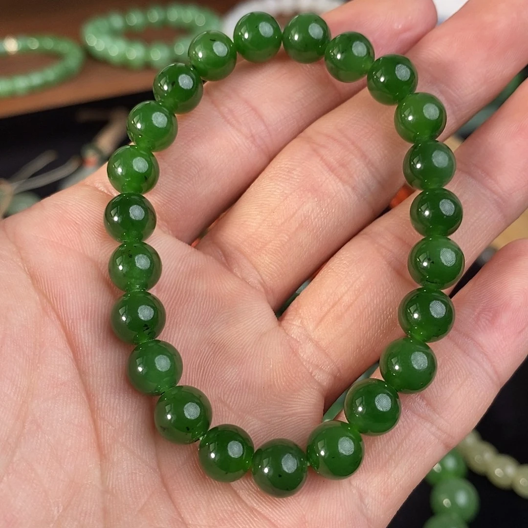 和田玉手串未镶嵌辣绿有矿点