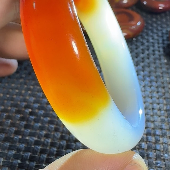 用***3玛瑙/玉髓未镶嵌颈饰