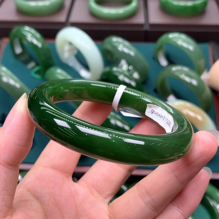未镶嵌手镯和田玉（碧玉）