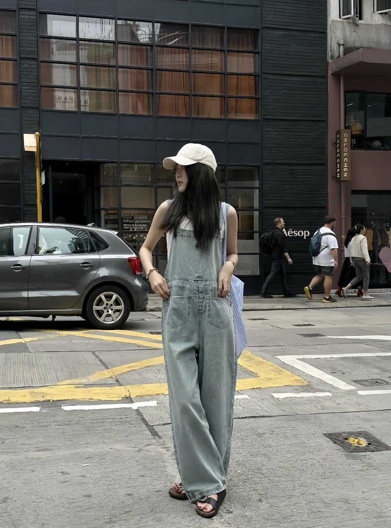 【Isabella】“雅痞牛仔”撞色直筒宽松背带裤Q30570IS51