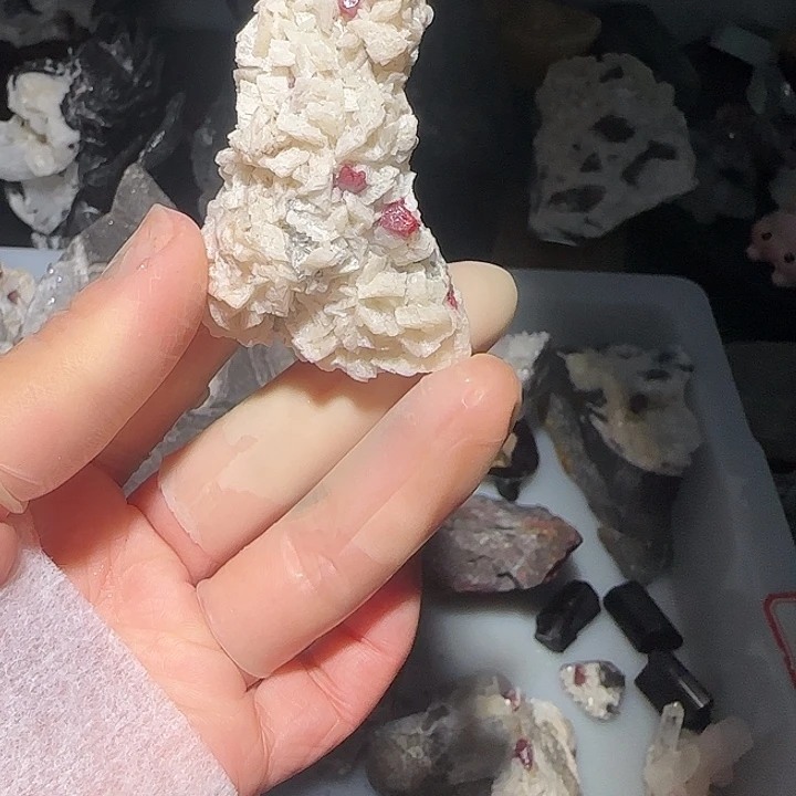 嘉***嘉天然辰砂天然朱砂原石毛料