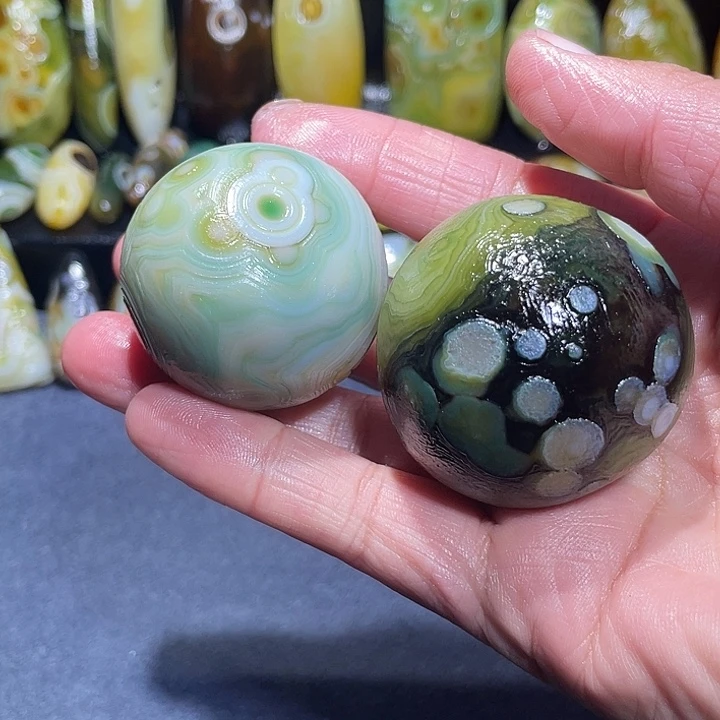 秋***院玛瑙/玉髓未镶嵌珠宝奇石