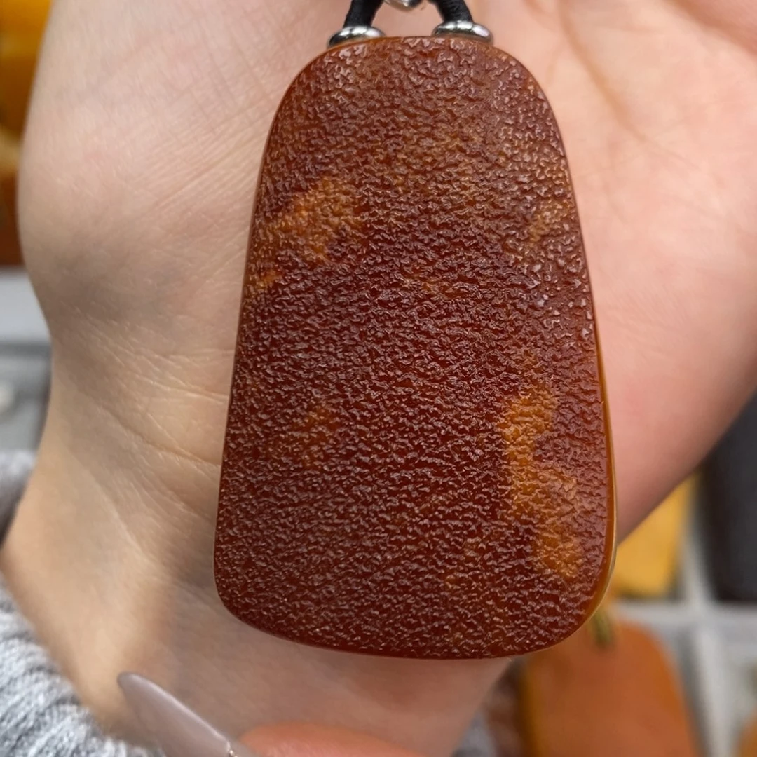 琥珀吊坠(赠链)未镶嵌