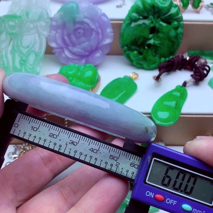 翡翠未镶嵌手镯．－．．