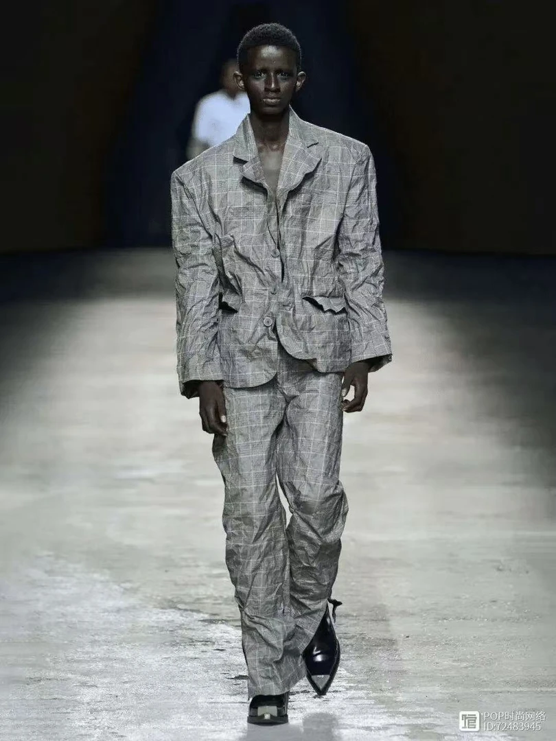 【辛潮一店 1】1501#新款重磅潮牌百搭设计款男女同款短袖