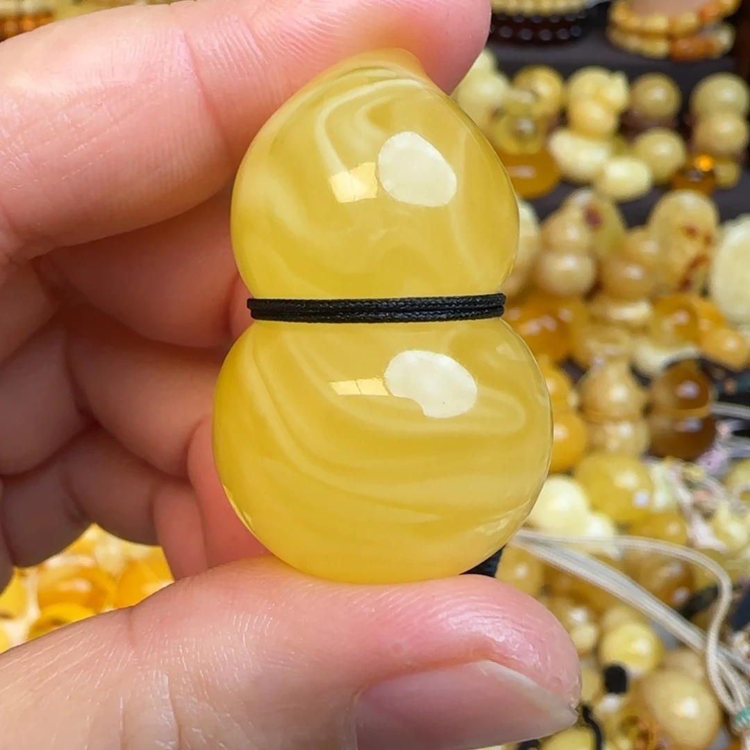 琥珀未镶嵌套链天然溶洞拉丝蜜蜡葫芦吊坠