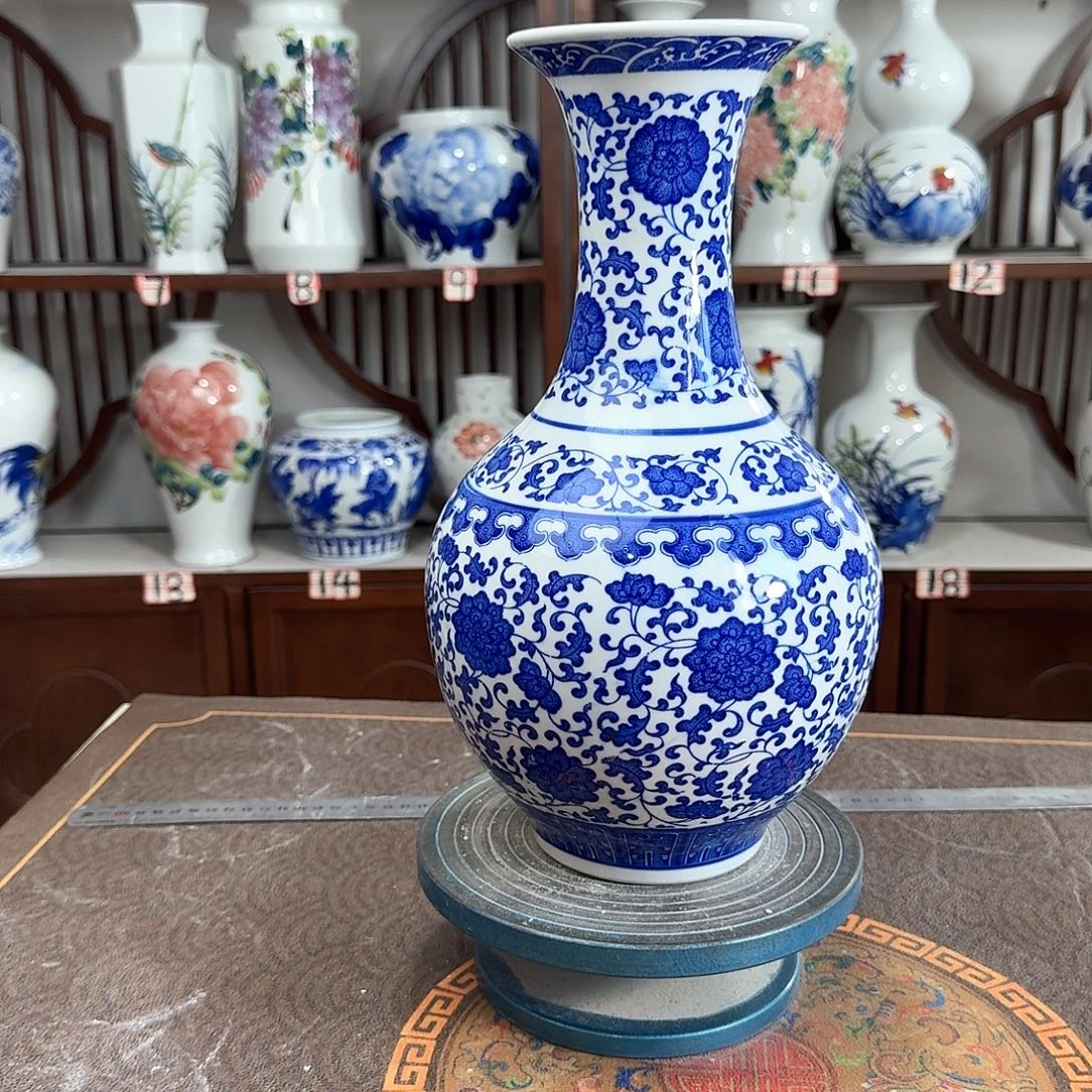 摆件景德镇陶瓷缠枝