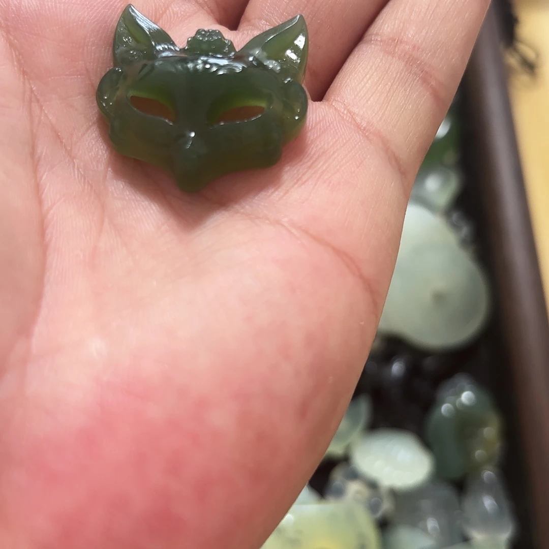 *****未镶嵌蛇纹石玉颈饰