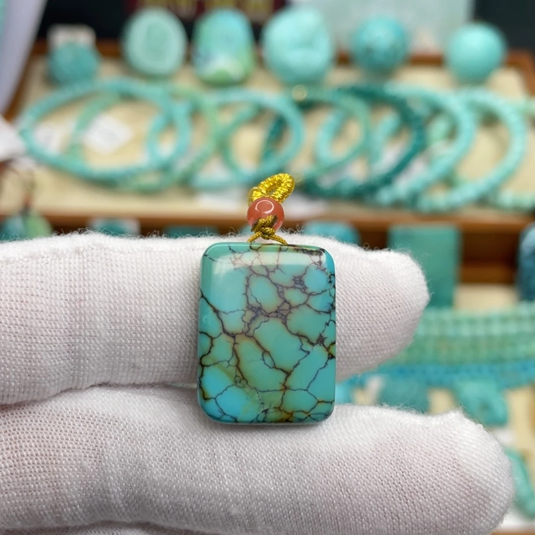 绿松石未镶嵌颈饰