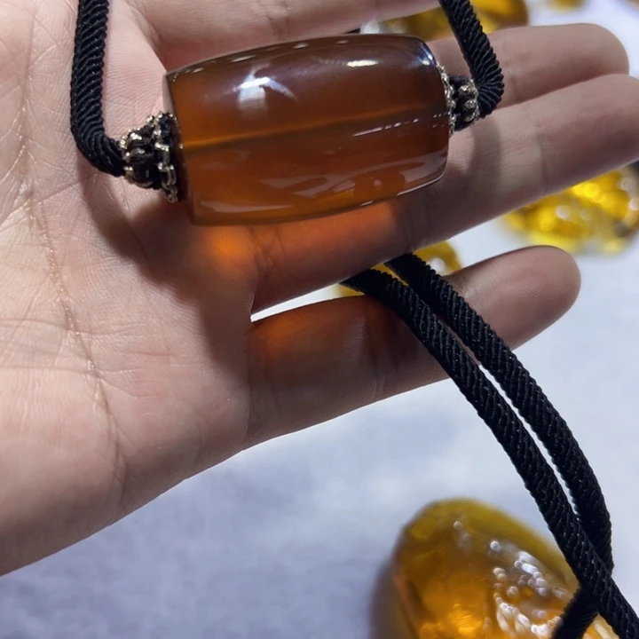 璐***子琥珀未镶嵌颈饰琥珀吊坠