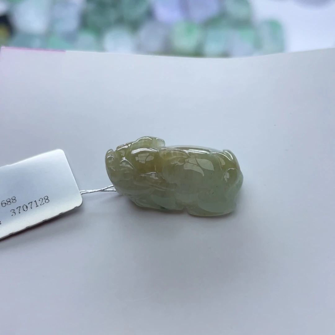 翡翠颈饰未镶嵌貔貅