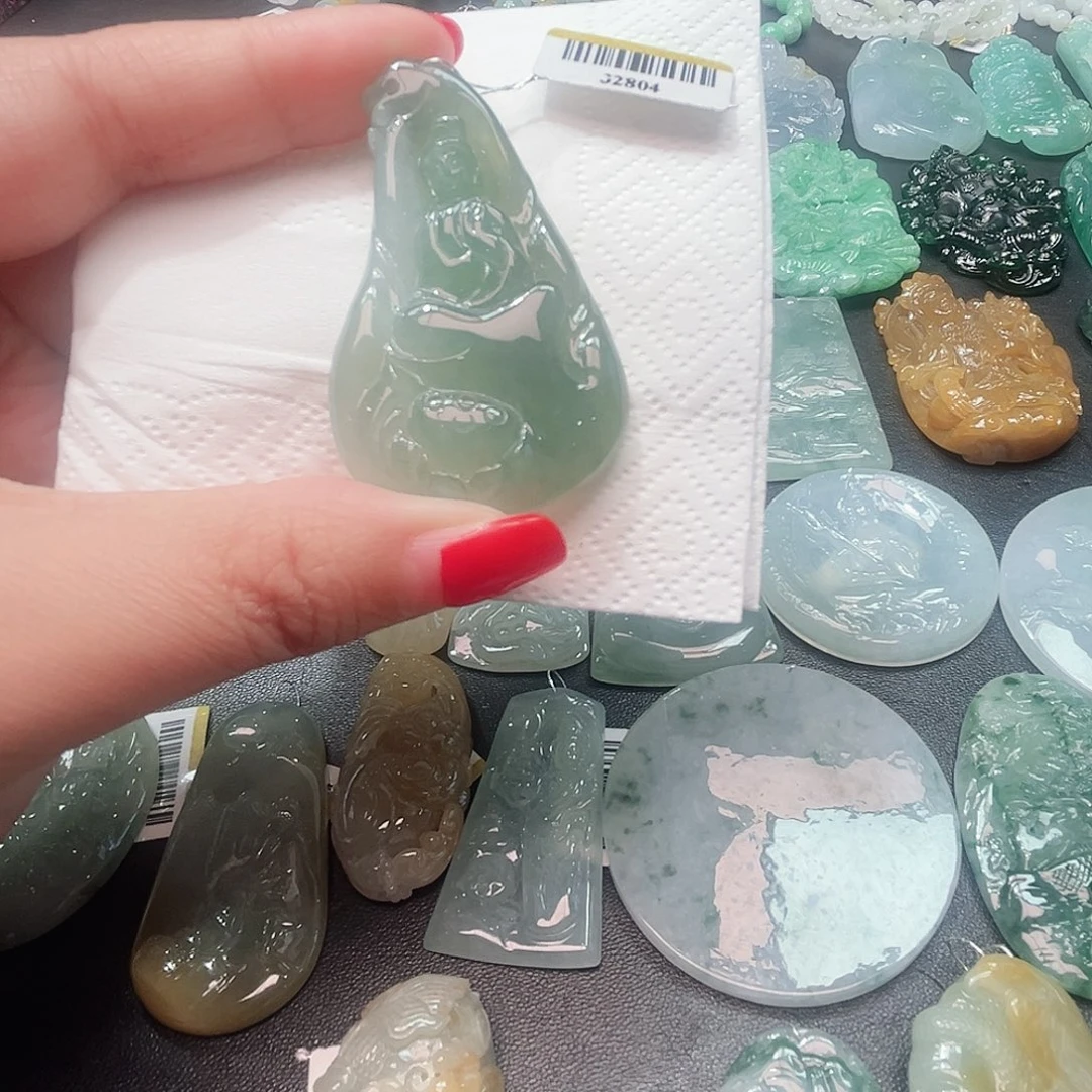 翡翠未镶嵌颈饰吊坠