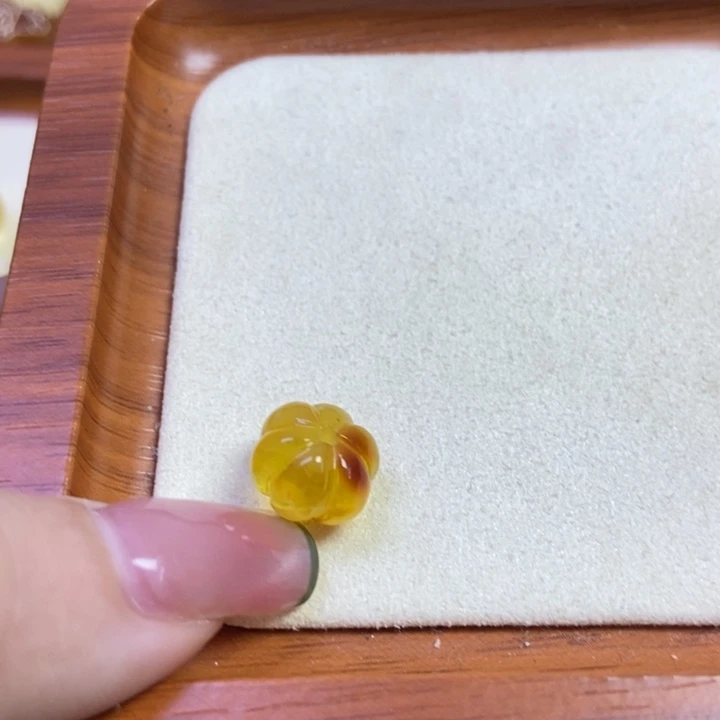 琥珀未镶嵌珠宝奇石南瓜