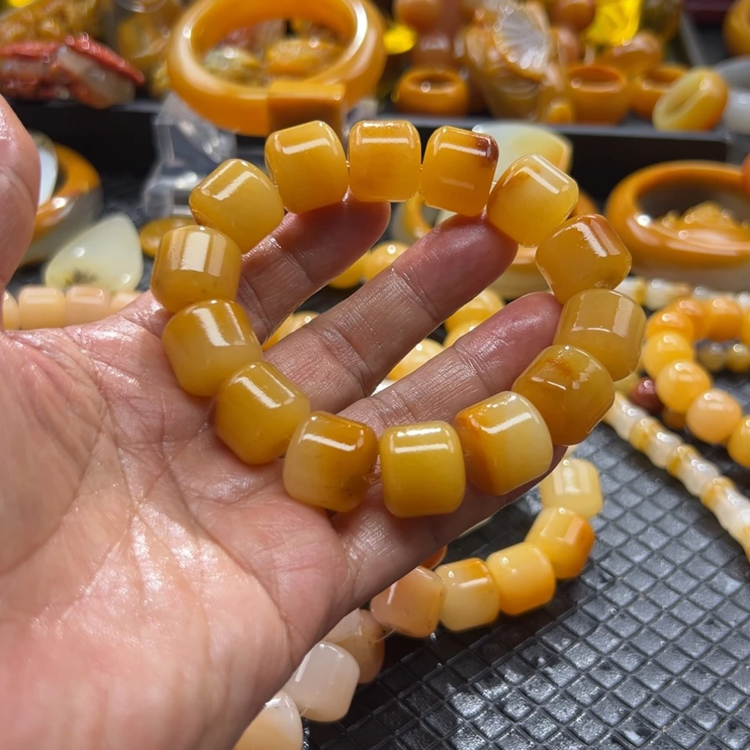 石英质玉未镶嵌颈饰