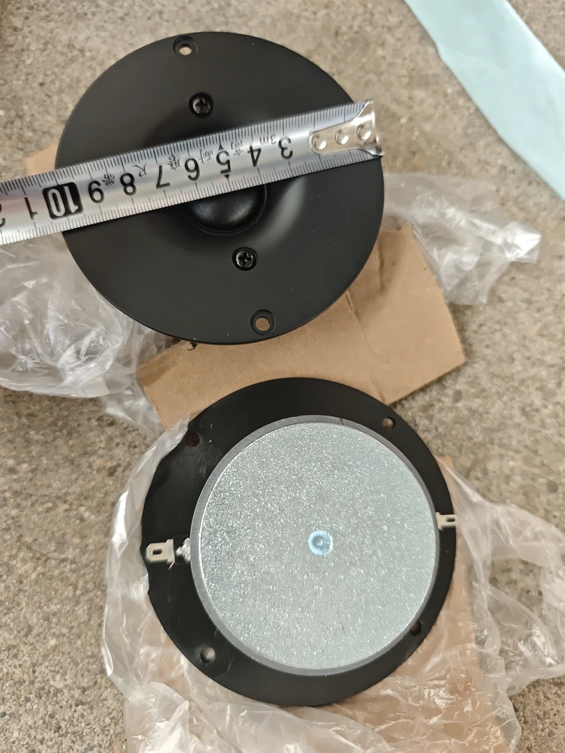 95新  处理4寸高音外观有灰尘一对的价格。