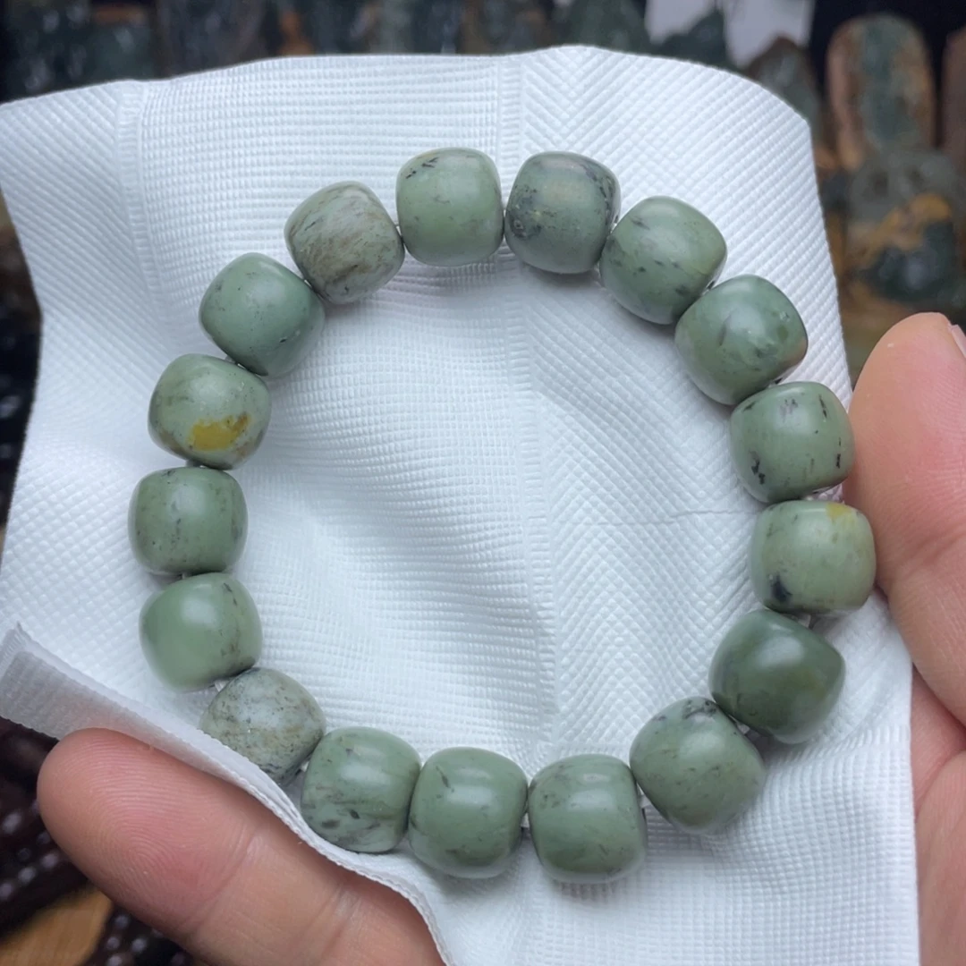 岫岩河磨玉（透闪石质玉）未镶嵌颈饰13×14