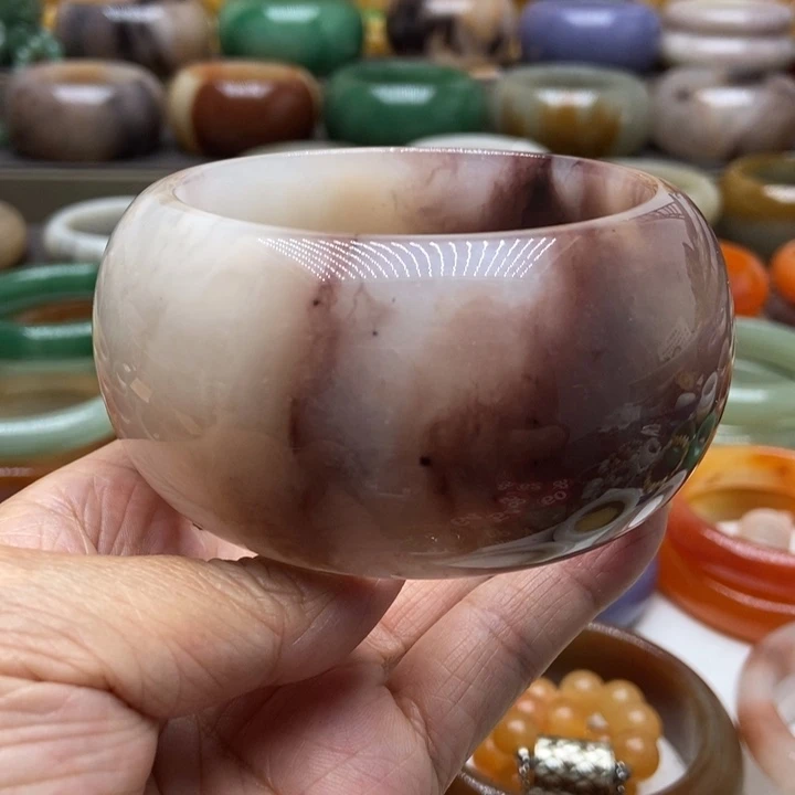 未镶嵌手镯石英质玉