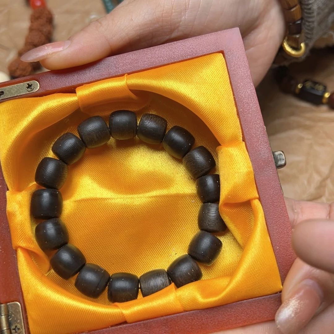 大叶紫檀（黑酸枝木类）