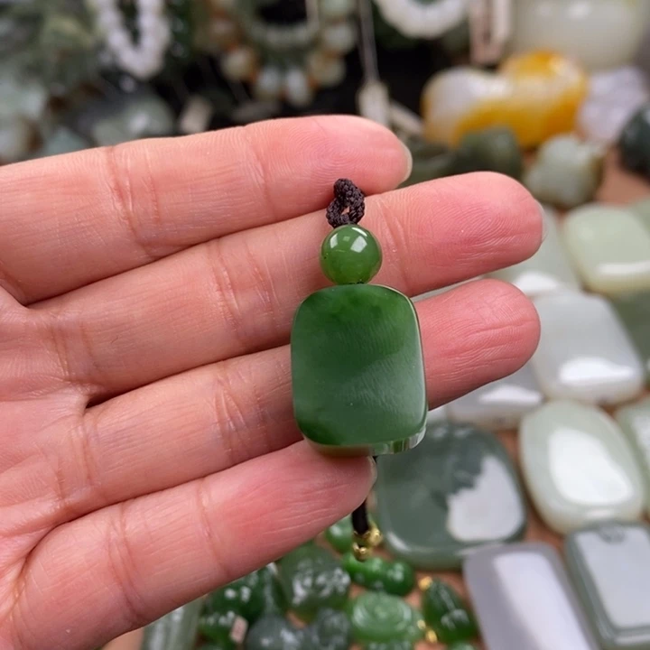 和田玉（碧玉）未镶嵌颈饰