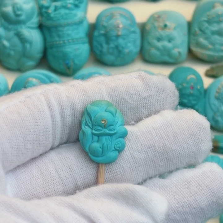 未镶嵌绿松石珠宝奇石