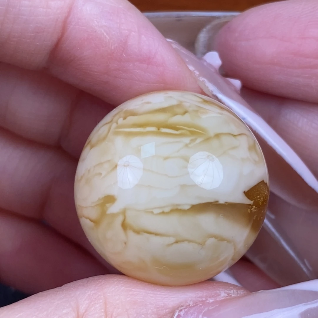 琥珀未镶嵌珠宝奇石270