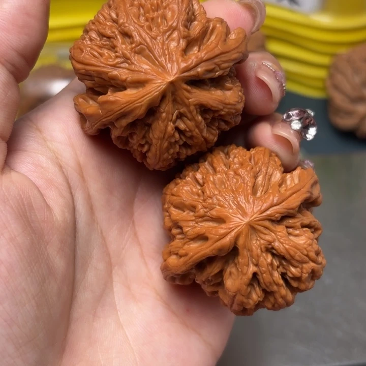 文玩核桃吊坠46-32757-02