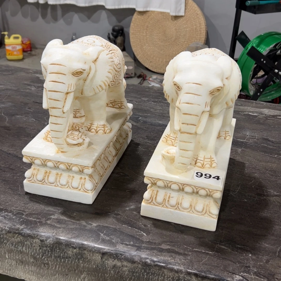 城***府腹部和背部红红火火古代建筑设计风格