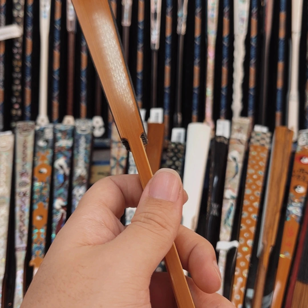 大***，扇子纯手工制作工艺精湛