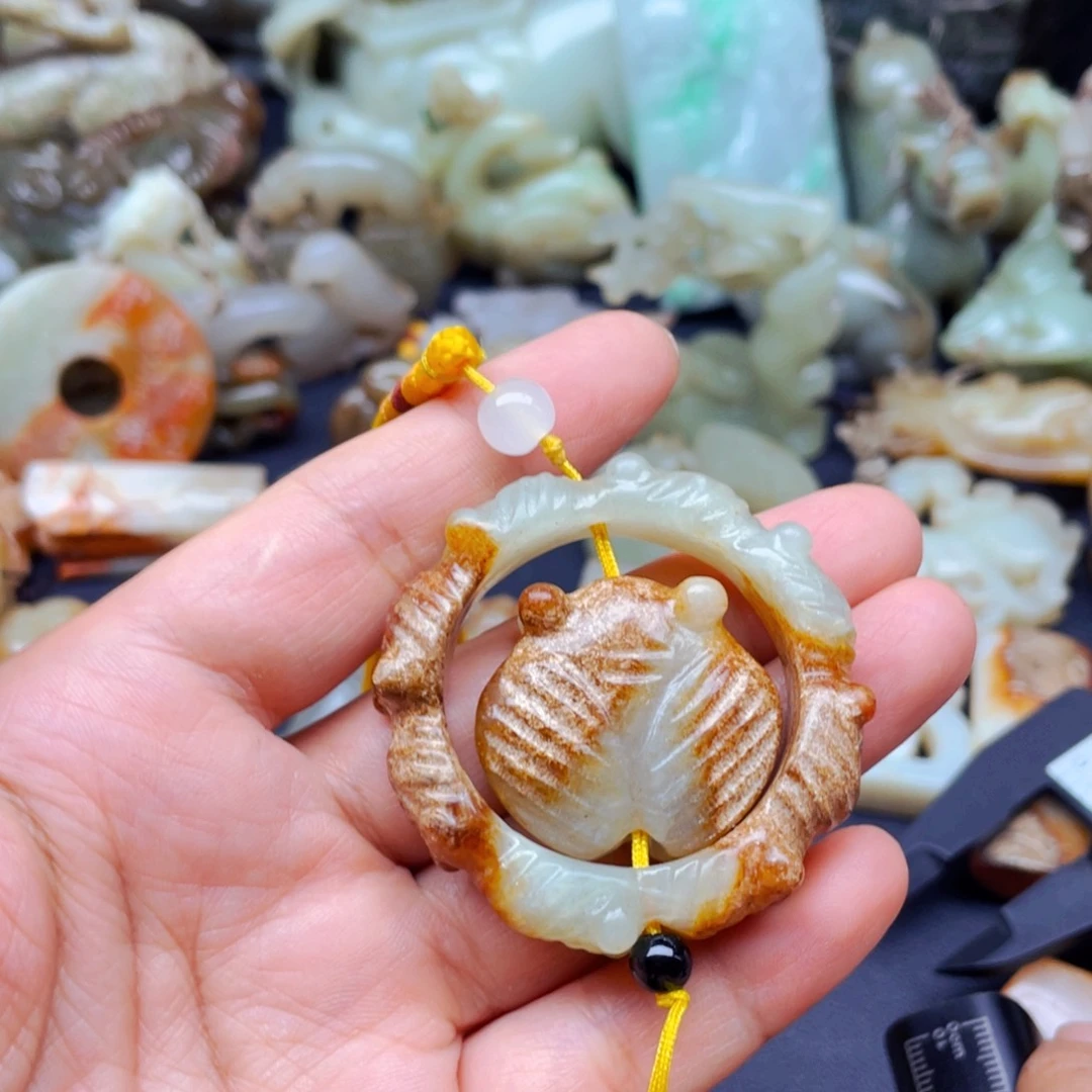 白玉菩提吊坠摆件