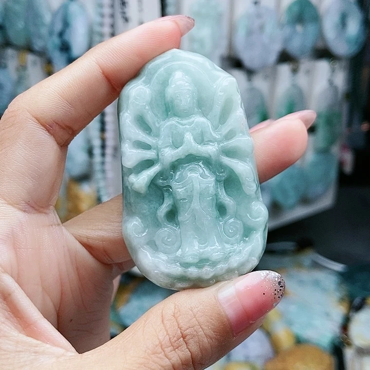 颈饰足铂镶嵌翡翠翡翠