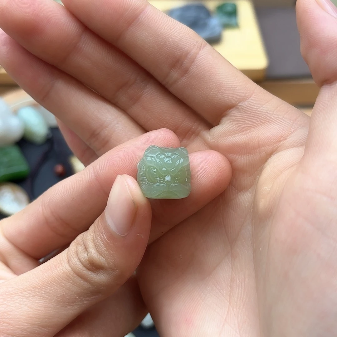 和田玉颈饰未镶嵌悠*猫