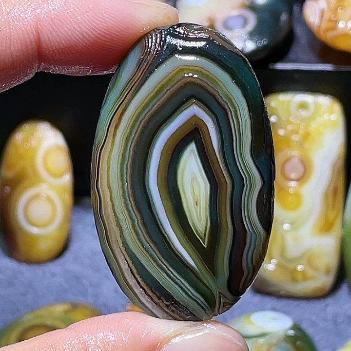 玛瑙/玉髓未镶嵌珠宝奇石