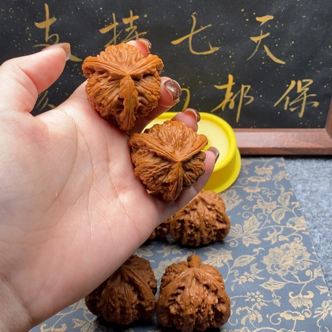 吊坠文玩核桃小*白狮子