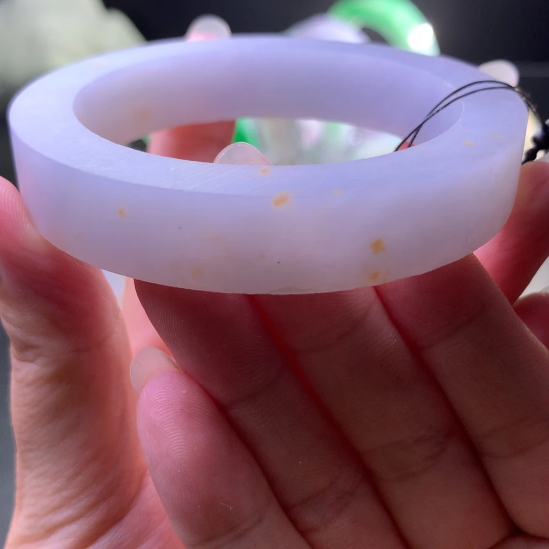 定制翡翠未镶嵌翡翠手镯