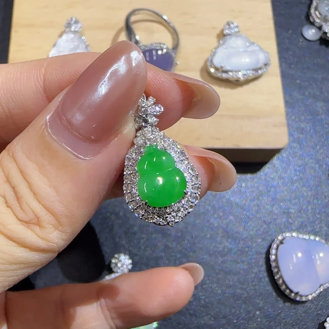 翡翠未镶嵌颈饰精品